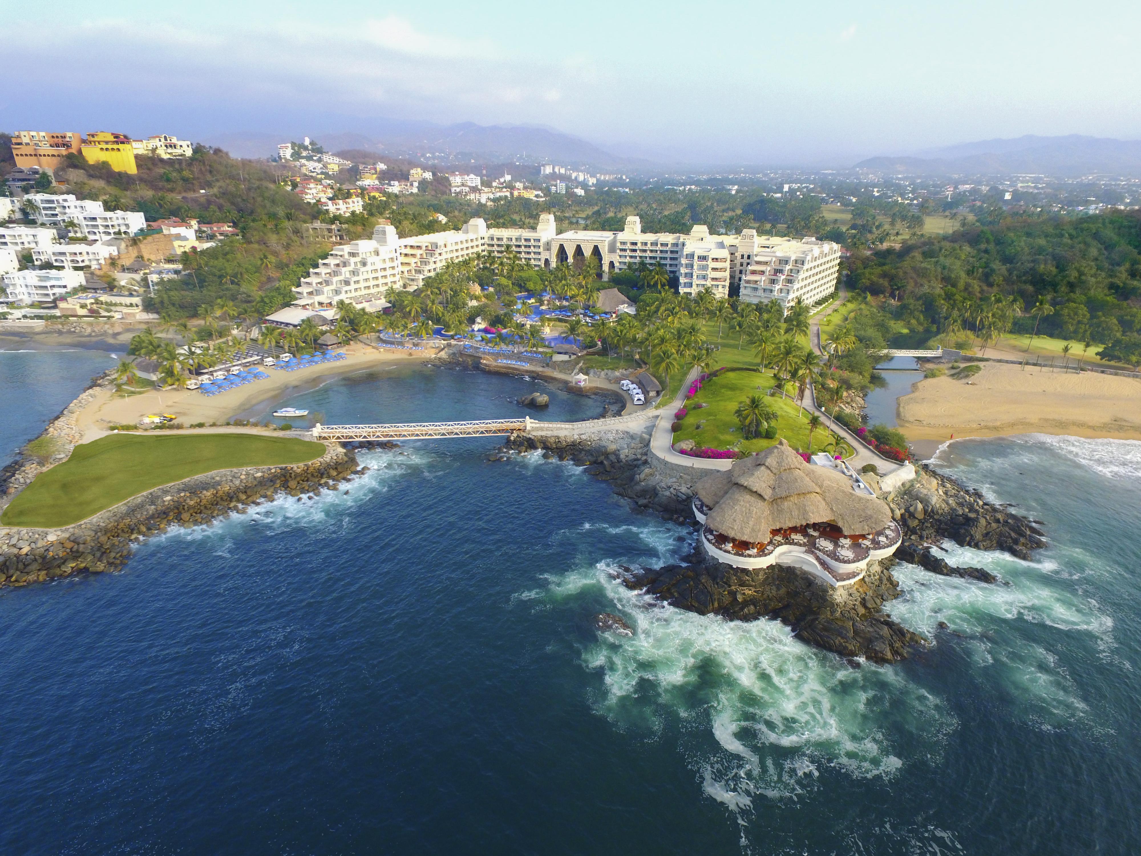 ホテル バルセロ カルミナ オールインクルーシブ マンサニージョ エクステリア 写真 Aerial view of Puerto Vallarta